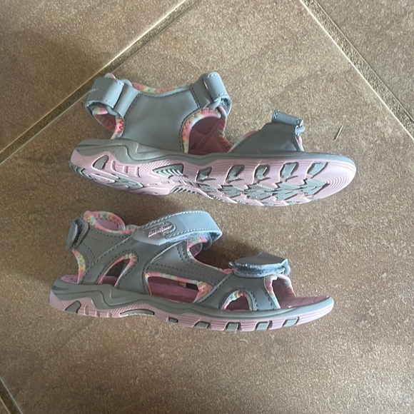 Eddie Bauer Sandals! Youth 1 - Picture 1 of 8